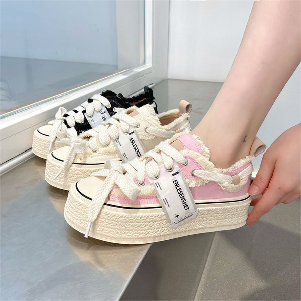 Γυναικεία sneakers πλατφόρμας με κορδόνια