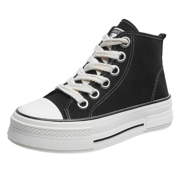 Moteriški laisvalaikio sportbačiai plokščiu padu su aplikacijomis