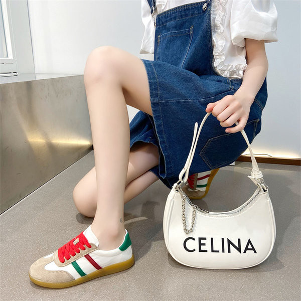 Naiste vabaaja tossud - lameda tallaga