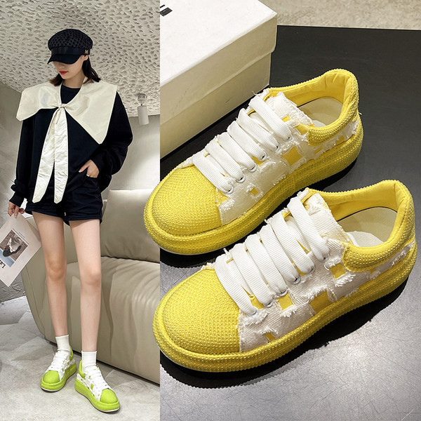 Modern női tornacipő lapos talppal - sárga és zöld színben