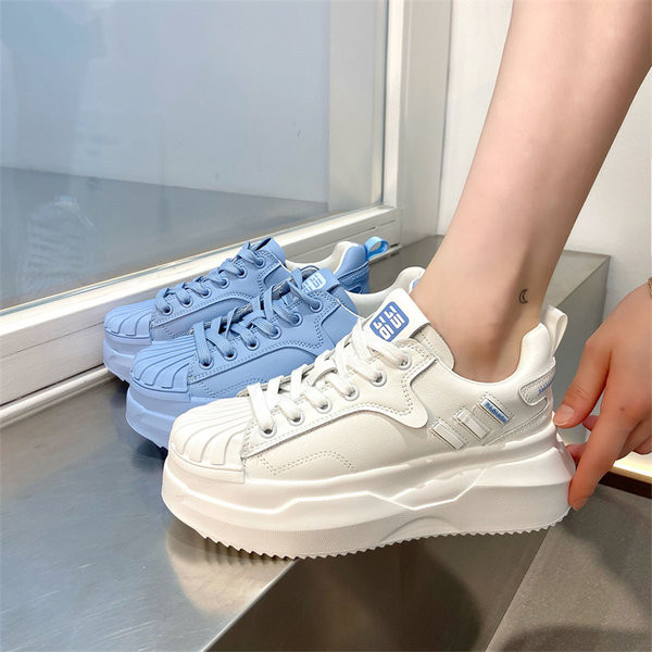 Divatos női fűzős tornacipő két színben