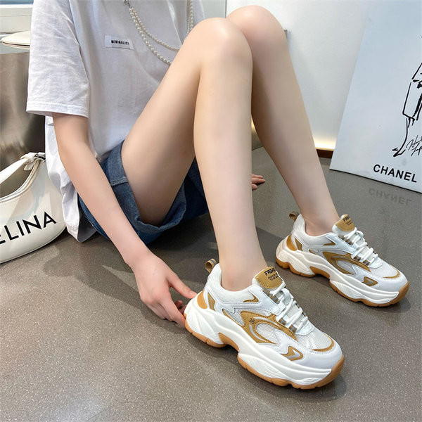 Moteriški sportbačiai su platforma