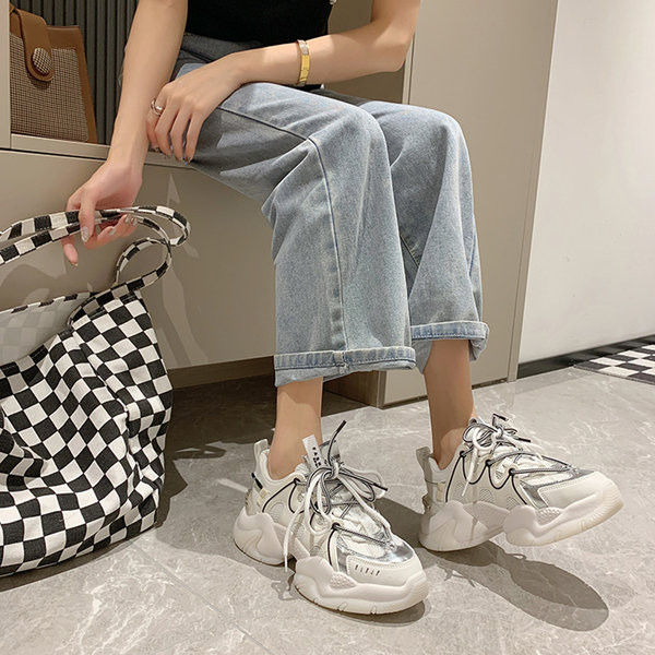 Nauji laisvalaikio moteriški sportbačiai su spalvingais dekoratyviniais raišteliais