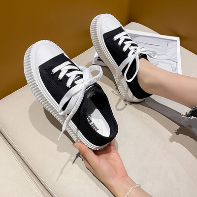 Mitmes värvitoonis paeltega naiste sportlikud tossud