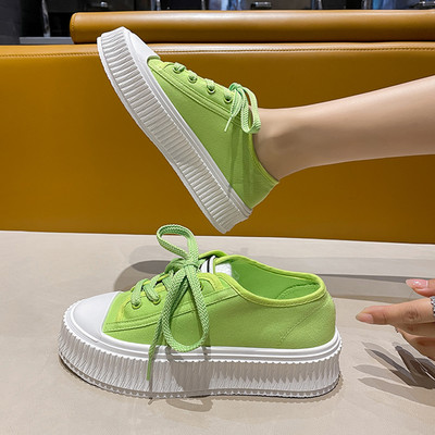 Mitmes värvitoonis paeltega naiste sportlikud tossud