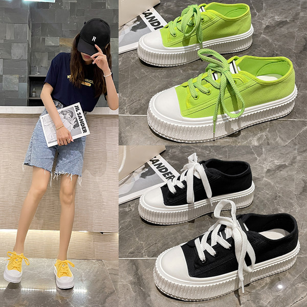 Mitmes värvitoonis paeltega naiste sportlikud tossud