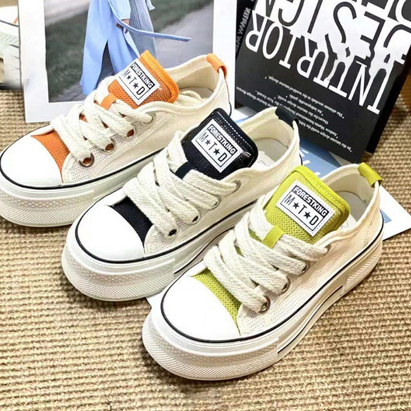 Moteriški laisvalaikio spalvos suvarstomi sportbačiai