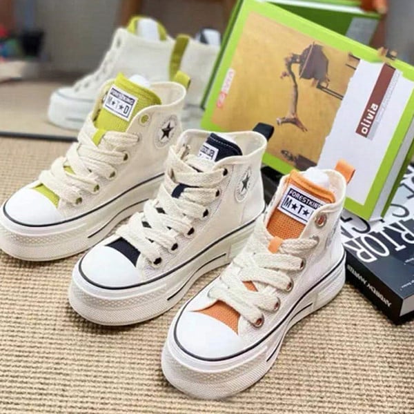 Moteriški laisvalaikio spalvos suvarstomi sportbačiai