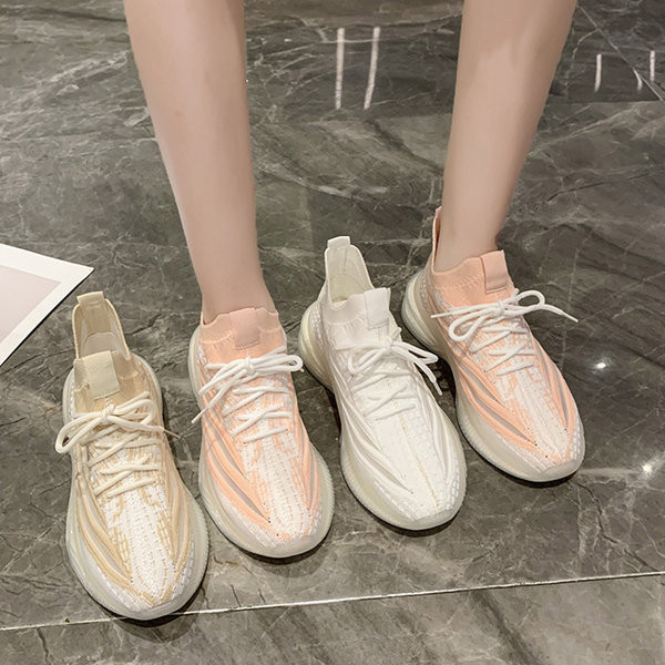 Nauji moteriški sportbačiai su raišteliais