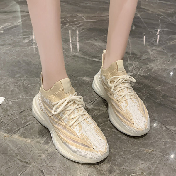 Nauji moteriški sportbačiai su raišteliais