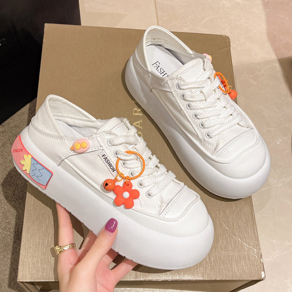 Nauji laisvalaikio moteriški sportbačiai su dekoratyvine gėle