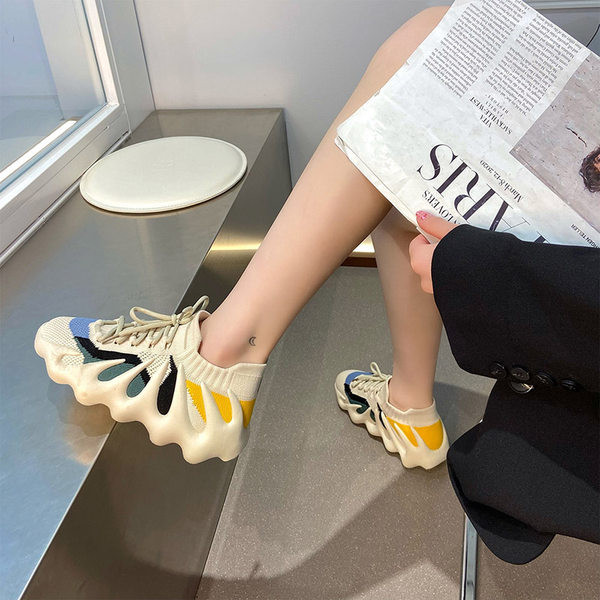 Nauji madingi moteriški sportbačiai su skirtingomis spalvomis