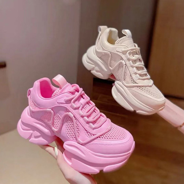 Női tornacipő - platformmal és hálóval