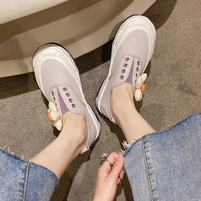 Casual γυναικεία sneakers με τρισδιάστατο στοιχείο