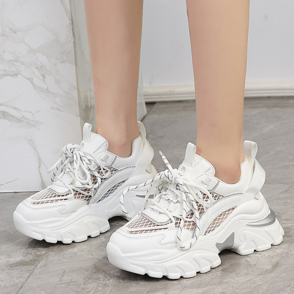 Γυναικεία αθλητικά sneakers με κορδόνια νέο μοντέλο