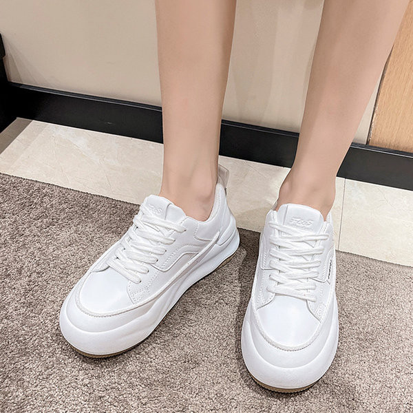 Moteriški sportbačiai – kasdieniai