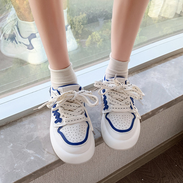 Sportiški moteriški apvalūs eko odos sportbačiai