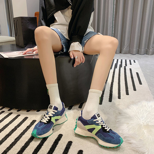 Moteriški sportiniai sportbačiai – dviejų spalvų