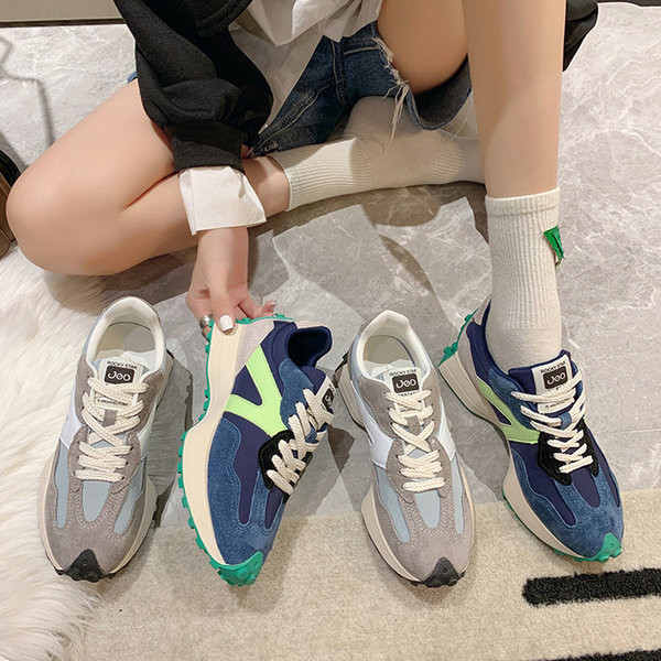 Moteriški sportiniai sportbačiai – dviejų spalvų