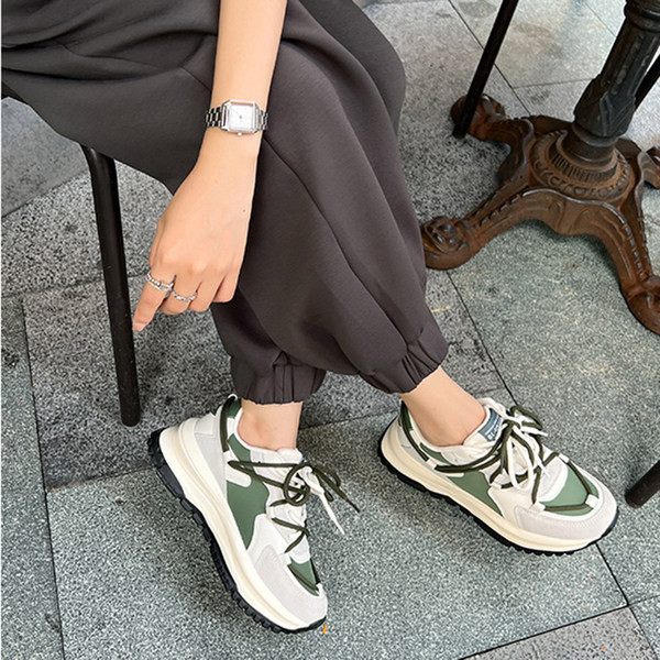 Vienos spalvos laisvalaikio sportbačiai moterims