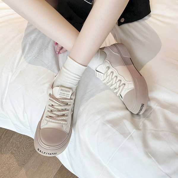 Moteriški sportbačiai - baltos spalvos