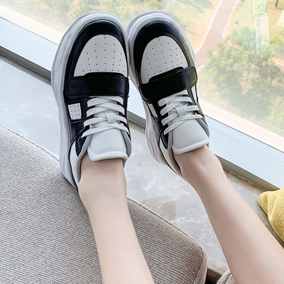 Naiste vabaaja tossud paelte ja takjakinnitusega