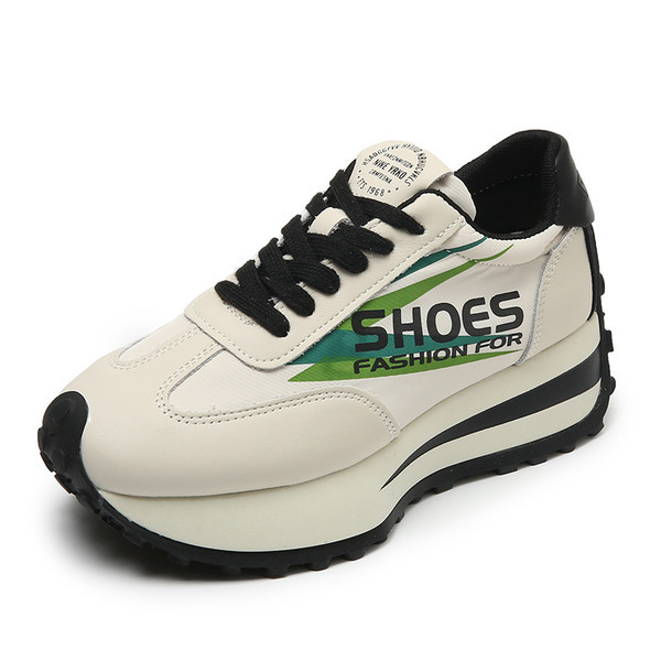 Modern női tornacipő 5,5 cm magas platformmal és felirattal