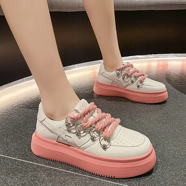 Moteriški sportiniai sportbačiai spalvotais padais