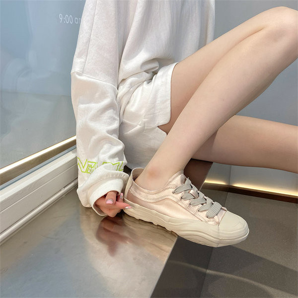 Sportiniai moteriški atlasiniai sportbačiai