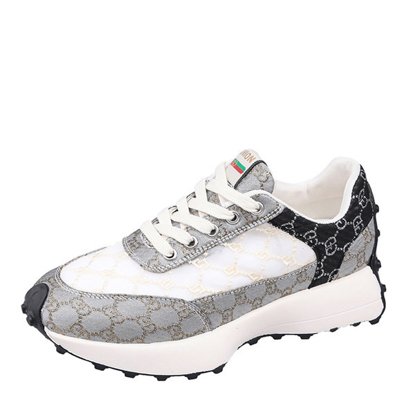 Moteriški sportbačiai – su slusu