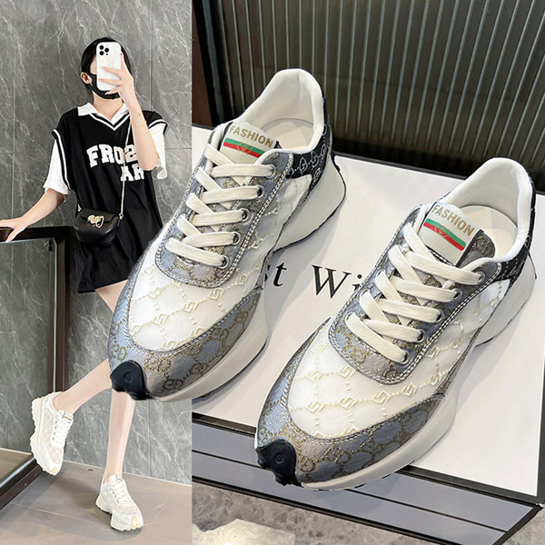 Moteriški sportbačiai – su slusu