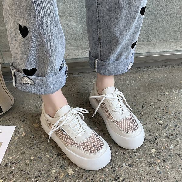 Moteriški laisvalaikio sportbačiai – su tinkleliu