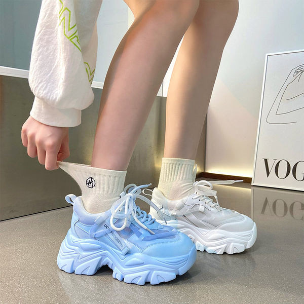 Női tornacipő - platformmal és hálóval