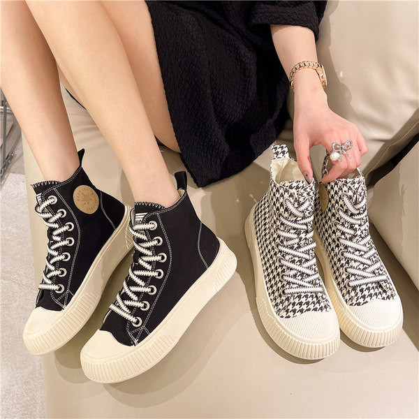 Υφασμάτινα γυναικεία αθλητικά παπούτσια με κορδόνια - διχρωμία