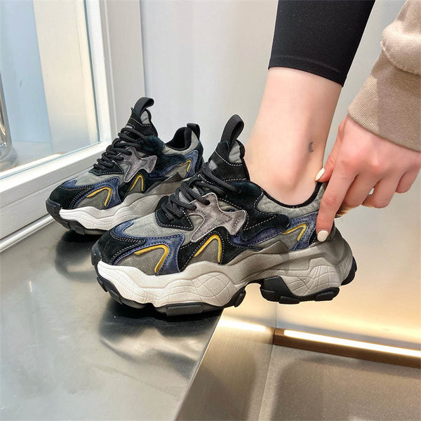 Γυναικεία αθλητικά παπούτσια - με πλατφόρμα