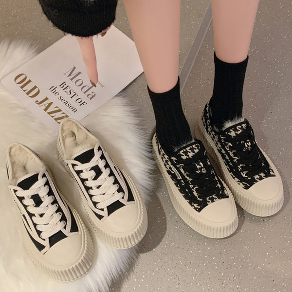 Dviejų spalvų moteriški sportbačiai su pamušalu