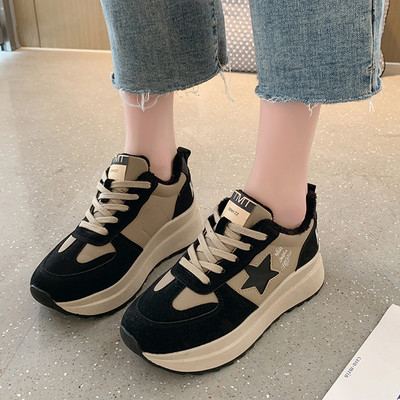 Új alkalmi női tornacipő két színben