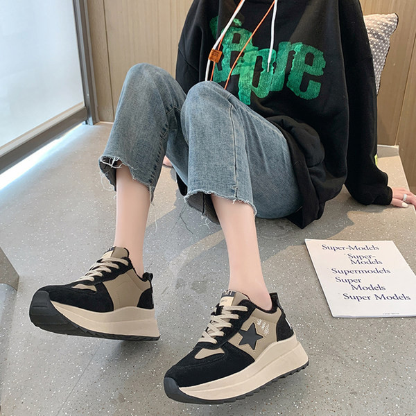 Új alkalmi női tornacipő két színben