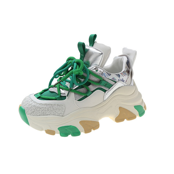 Moteriški sportiniai sportbačiai – su platforma