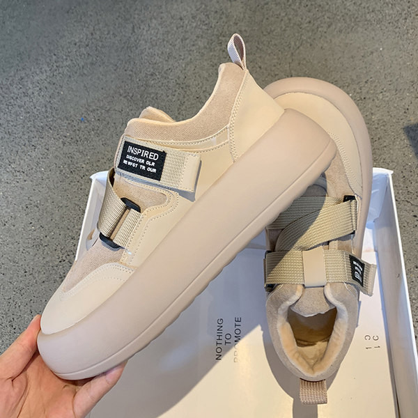 Nauji moteriški laisvalaikio sportbačiai su dekoratyviniais lopais