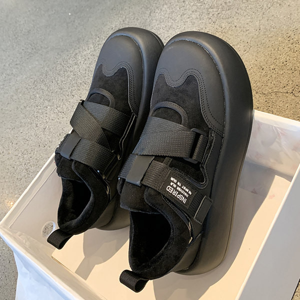 Nauji moteriški laisvalaikio sportbačiai su dekoratyviniais lopais