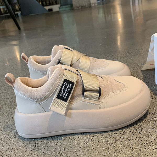 Moteriški sportbačiai – su velcro užsegimu