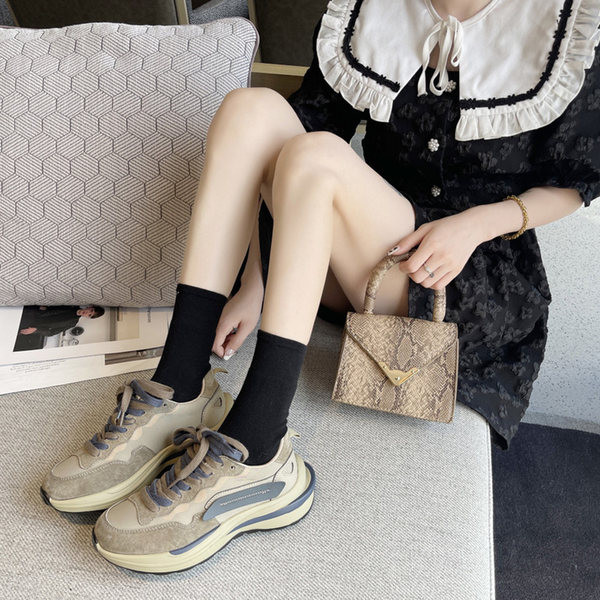 Moteriški sportiniai sportbačiai su spalvotais raišteliais naujas modelis