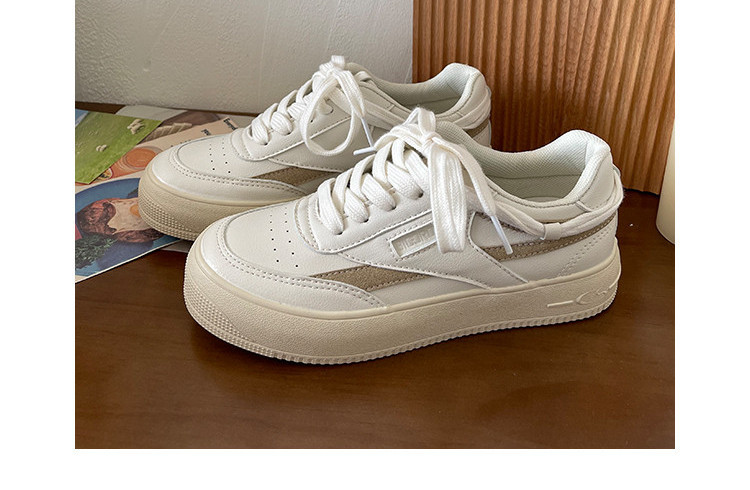 Moteriški laisvalaikio balti sportbačiai