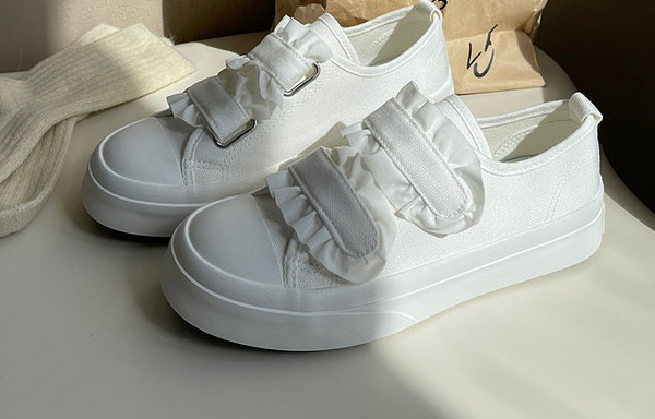 Moteriški tekstiliniai sportbačiai su velcro lopais