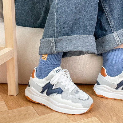 Új modell nyári női tornacipő fűzős