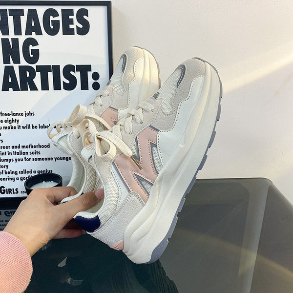 Új modell nyári női tornacipő fűzős