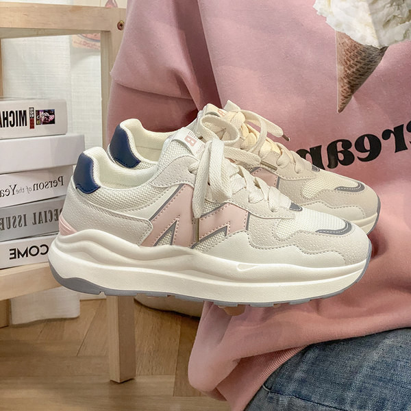 Új modell nyári női tornacipő fűzős