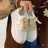 Γυναικεία sneakers - με κορδόνια