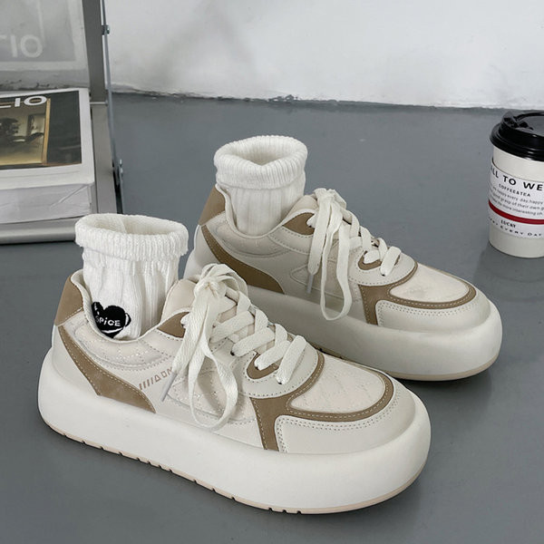 Madingi moteriški smailianosiai suvarstomi sportbačiai – trijų spalvų